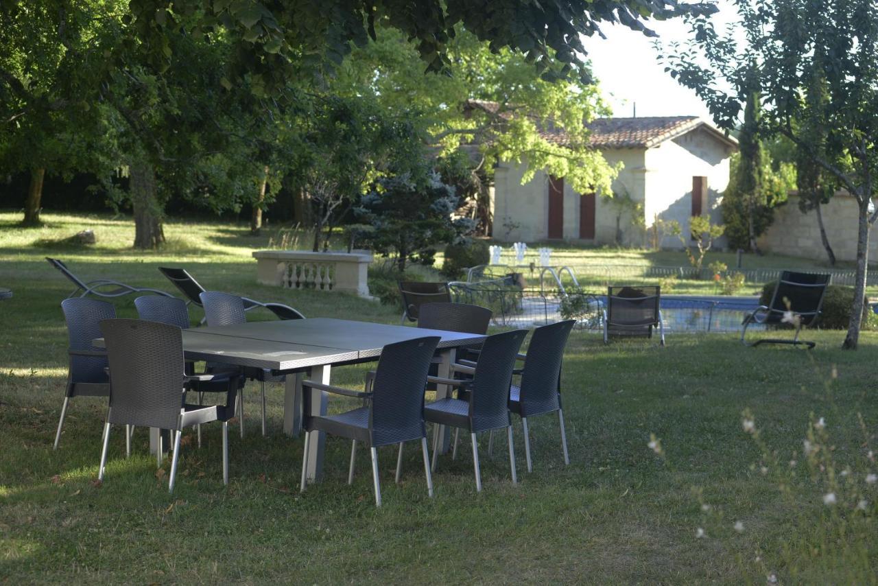 Chateau Rosemont - Grande Maison Familiale Campagne Dans Le Medoc Avec Piscine Et Tennis A 15 Mn Bordeaux Labarde Exterior foto