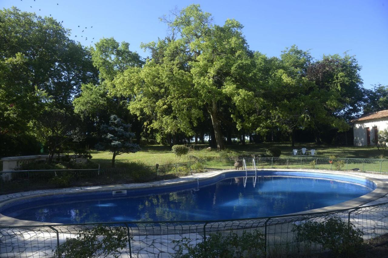 Chateau Rosemont - Grande Maison Familiale Campagne Dans Le Medoc Avec Piscine Et Tennis A 15 Mn Bordeaux Labarde Exterior foto