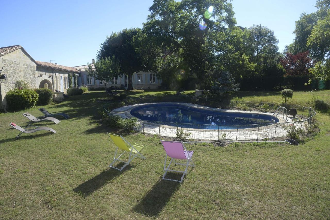 Chateau Rosemont - Grande Maison Familiale Campagne Dans Le Medoc Avec Piscine Et Tennis A 15 Mn Bordeaux Labarde Exterior foto